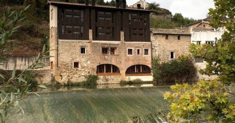 Albergue Hosteria de Curtidores Estella Camino de Santiago Frances 768x403