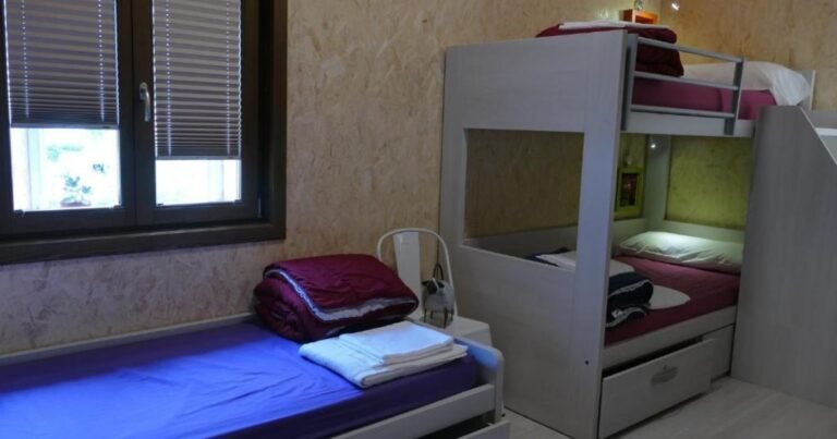 Albergue Hosteria de Curtidores Estella Camino de Santiago Frances 8 768x403