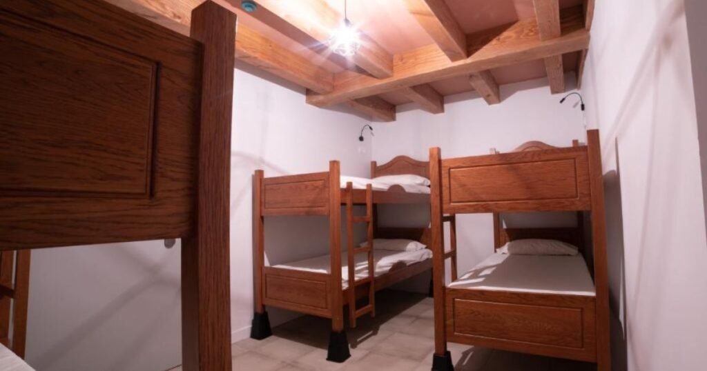 Albergue Lorentx Aterpea Burguete Camino de Santiago Frances 7 1024x538