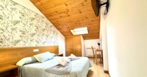 Albergue Pension Complexo Xacobeo Camino de Santiago Frances 10 300x158