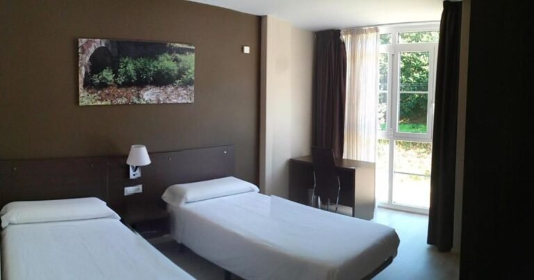 Albergue Pension Lemos Camino de Santiago Frances 7 768x403