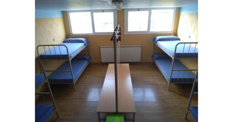 Albergue Santiago Apostol Puente la Reina Camino de Santiago Frances 5 768x403