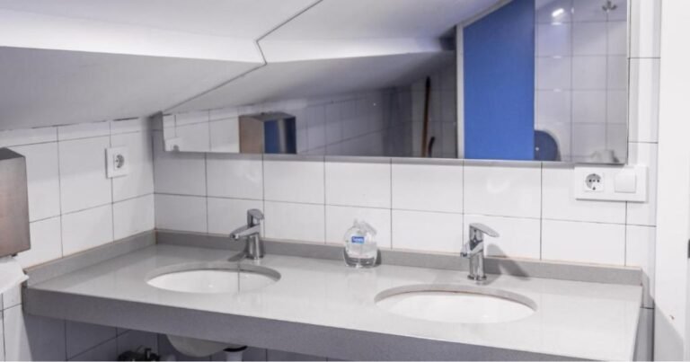 Albergue Santiago KM0 Camino de Santiago Frances 4 768x403