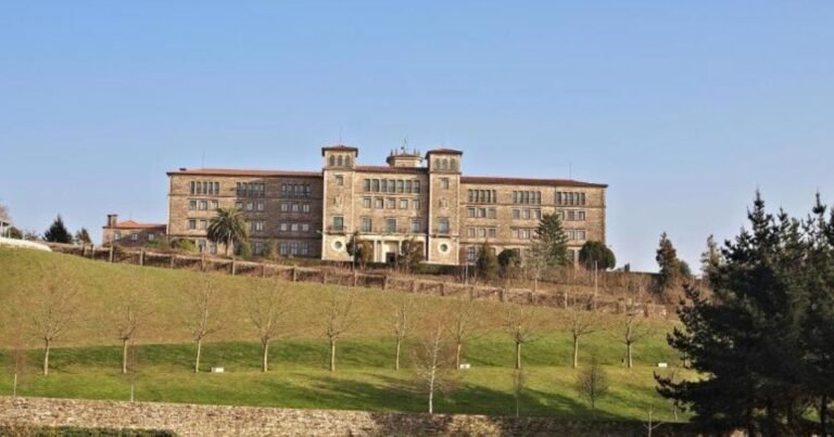 Albergue Seminario Menor Santiago de Compostela Camino de Santiago Frances 768x403