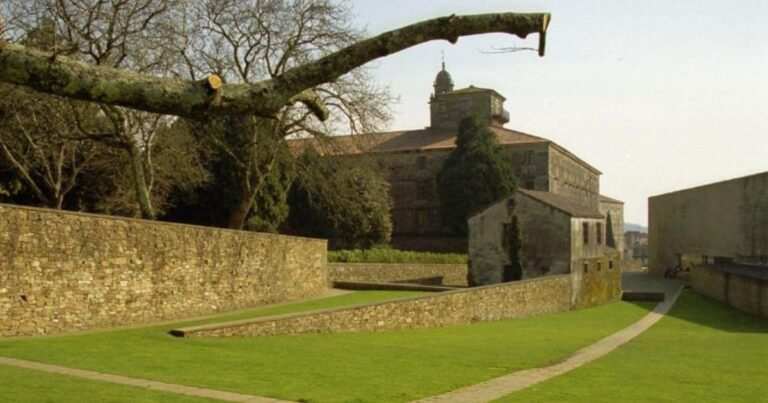 Albergue Seminario Menor Santiago de Compostela Camino de Santiago Frances 14 768x403