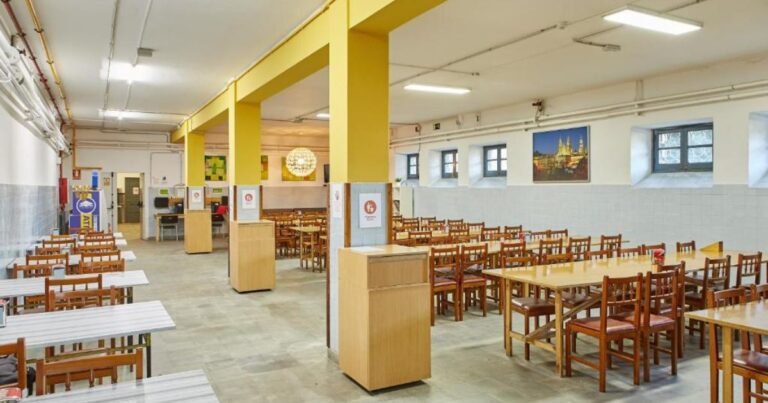 Albergue Seminario Menor Santiago de Compostela Camino de Santiago Frances 3 768x403