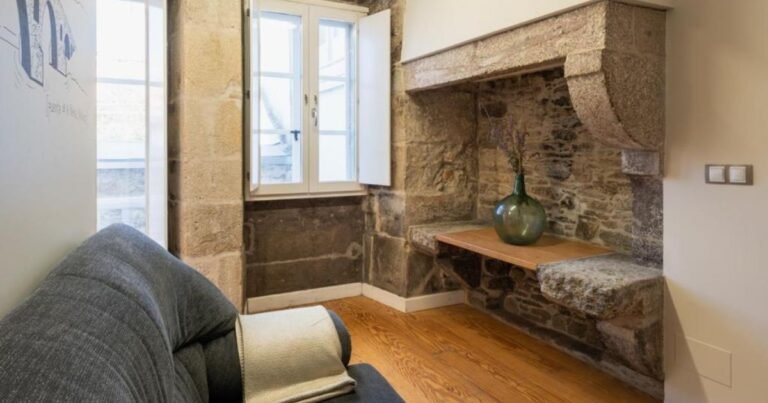 Albergue The Last Stamp Santiago de Compostela Camino de Santiago Frances 10 768x403