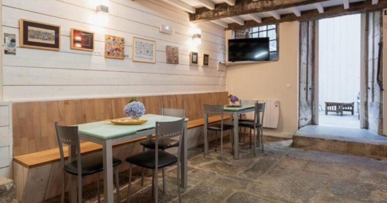 Albergue The Last Stamp Santiago de Compostela Camino de Santiago Frances 9 768x403