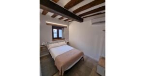Hostal La Rua Estella Camino de Santiago Frances 10 300x158