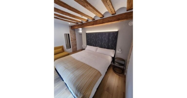 Hostal La Rua Estella Camino de Santiago Frances 3 768x403