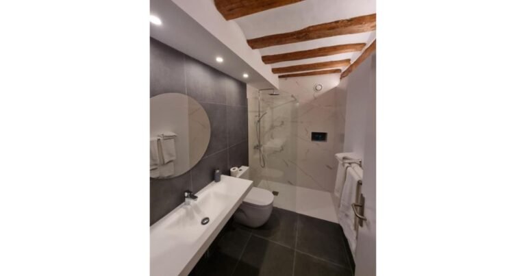 Hostal La Rua Estella Camino de Santiago Frances 5 768x403