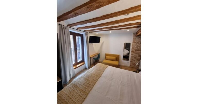 Hostal La Rua Estella Camino de Santiago Frances 8 768x403