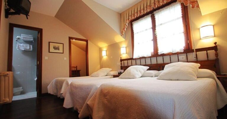 Hostal Restaurante Mendez Camino de Santiago Frances 12 768x403