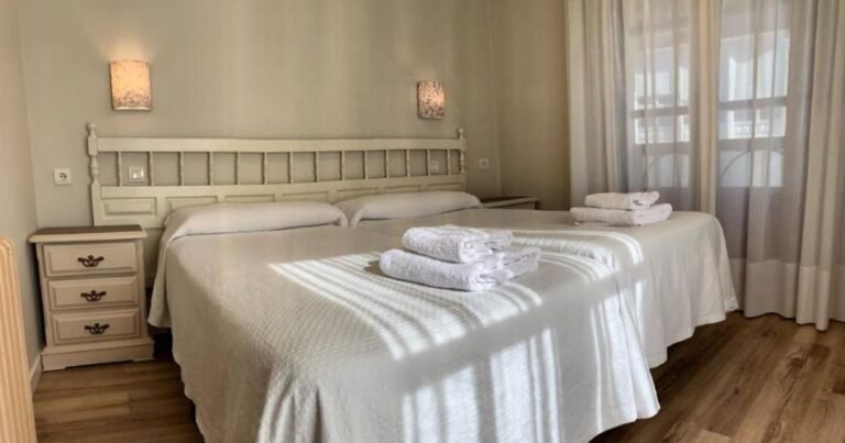 Hostal Restaurante Mendez Camino de Santiago Frances 13 768x403