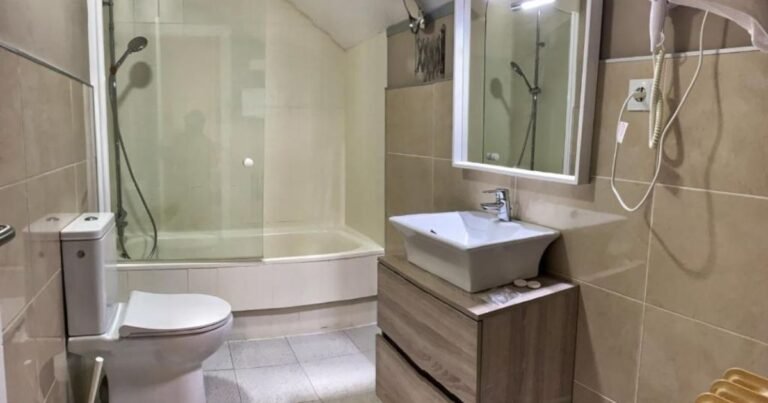 Hostal Restaurante Mendez Camino de Santiago Frances 4 768x403