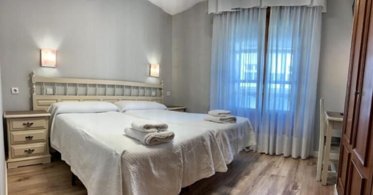 Hostal Restaurante Mendez Camino de Santiago Frances 7 768x403