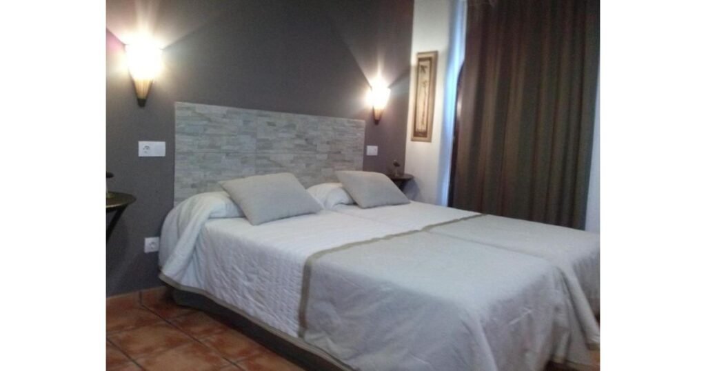 Hostal Suetxe Los Arcos Camino de Santiago Frances 14 1024x538