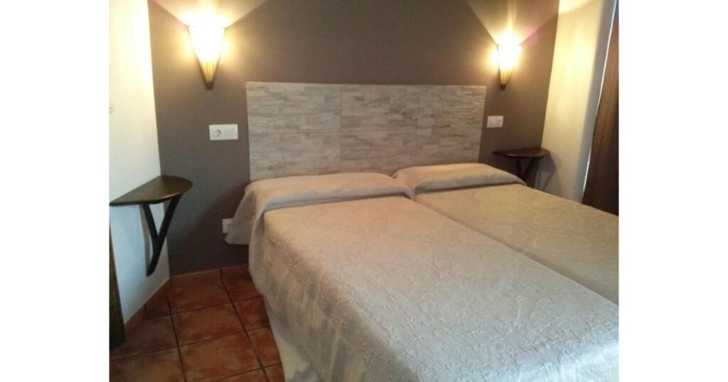 Hostal Suetxe Los Arcos Camino de Santiago Frances 15 1024x538