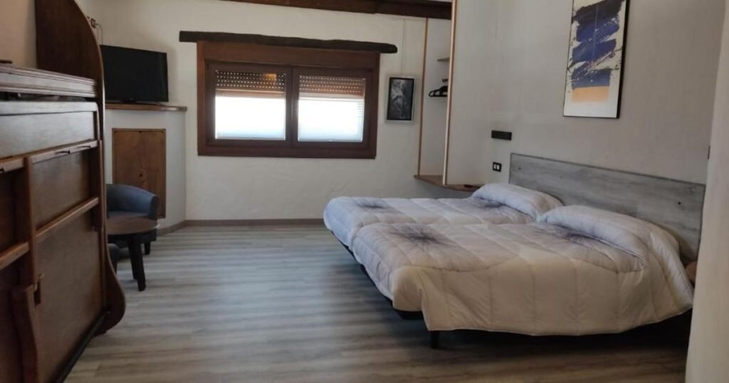 Hostal Suetxe Los Arcos Camino de Santiago Frances 4 1024x538