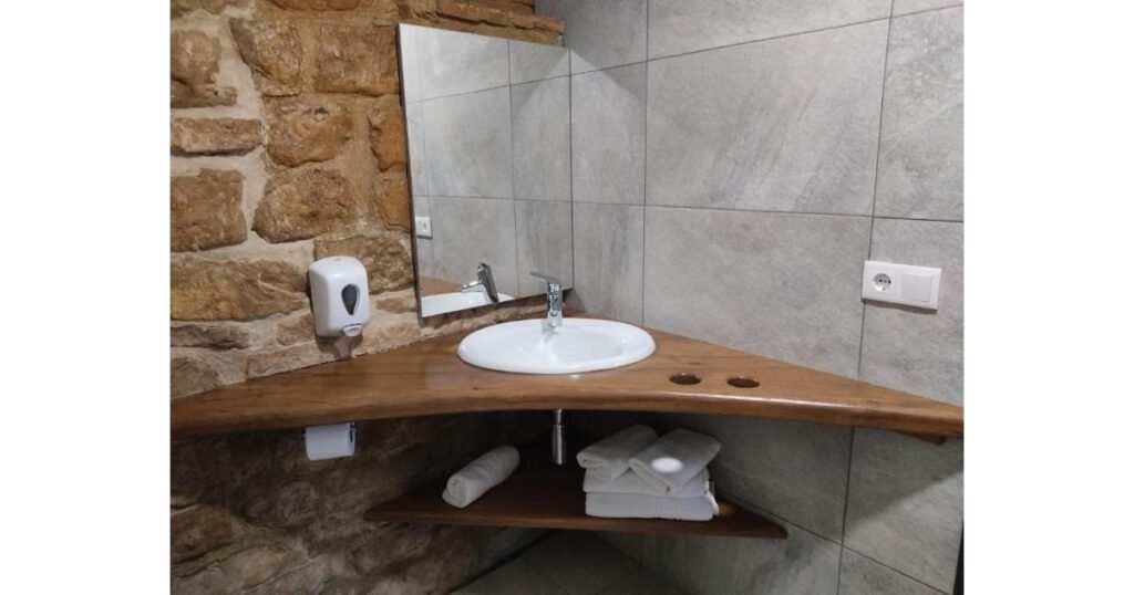 Hostal Suetxe Los Arcos Camino de Santiago Frances 7 1024x538
