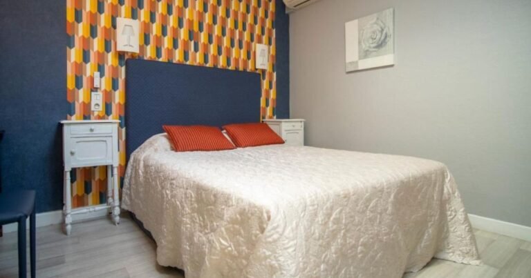 Hotel Itzalpea Saint Jean Pied de Port Camino de Santiago Frances 12 768x403