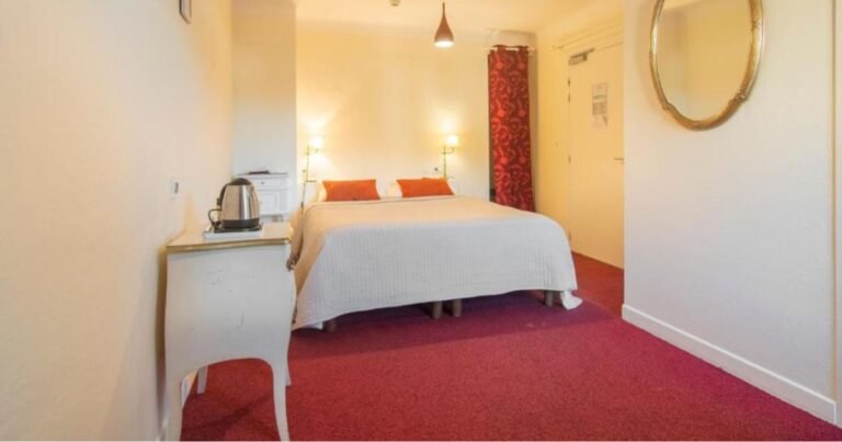 Hotel Itzalpea Saint Jean Pied de Port Camino de Santiago Frances 6 768x403