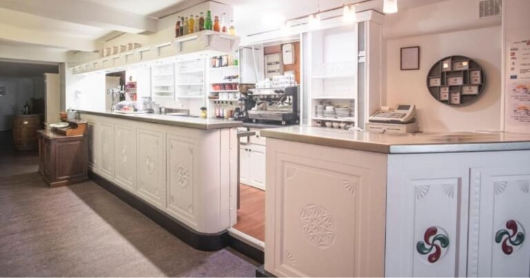 Hotel Itzalpea Saint Jean Pied de Port Camino de Santiago Frances 7 768x403