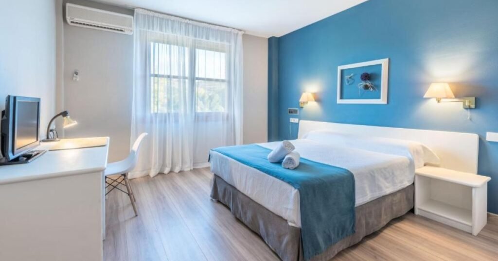 Hotel Jakue Puente la Reina Camino de Santiago Frances 5 1024x538