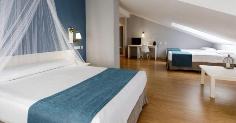 Hotel Jakue Puente la Reina Camino de Santiago Frances 7 768x403