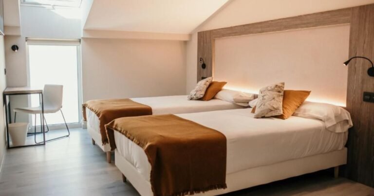 Hotel Lux Melide Camino de Santiago Frances 11 768x403