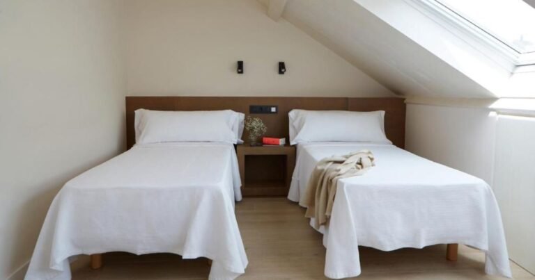 Hotel Trina 20 Camino de Santiago Frances 11 768x403