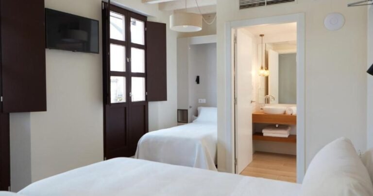 Hotel Trina 20 Camino de Santiago Frances 4 768x403