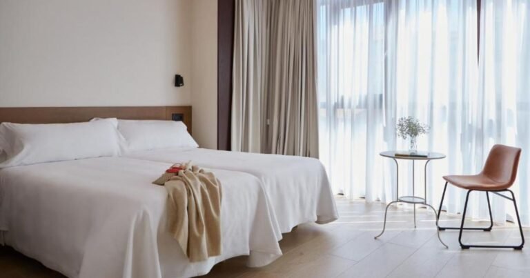 Hotel Trina 20 Camino de Santiago Frances 9 768x403