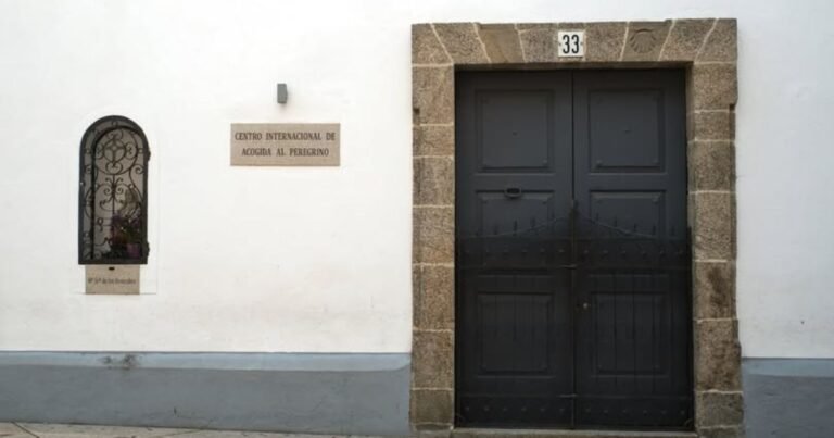 Oficina de Acogida al Peregrino Camino de Santiago Frances 2 768x403