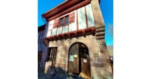 Oficina del Peregrino Saint Jean Pied de Port Camino de Santiago Frances 300x158