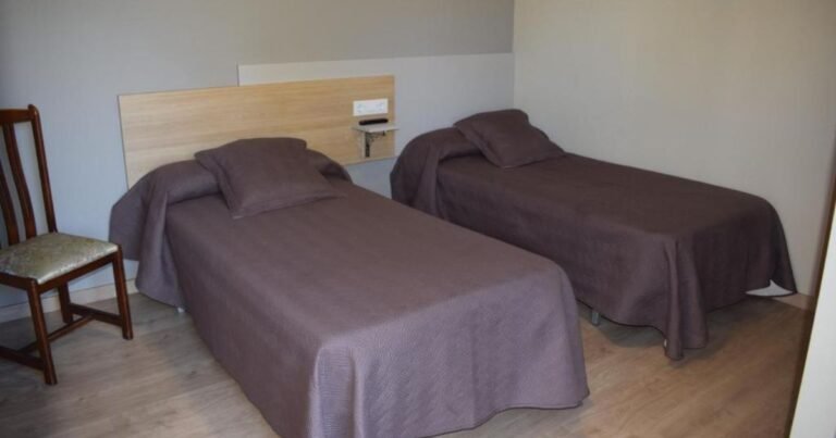 Pension Albergue Los Caminantes Camino de Santiago Frances 11 768x403