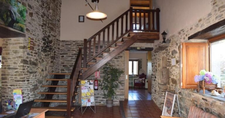 Pension Albergue Los Caminantes Camino de Santiago Frances 8 768x403