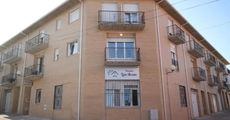 Pension Los Arcos Camino de Santiago Frances 768x403