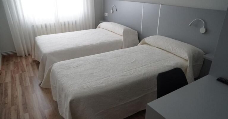 Pension Perez Portomarin Camino de Santiago Frances 11 768x403