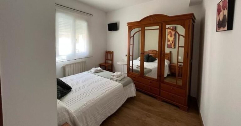 Pension Plaza Palas de Rei Camino de Santiago Frances 7 768x403