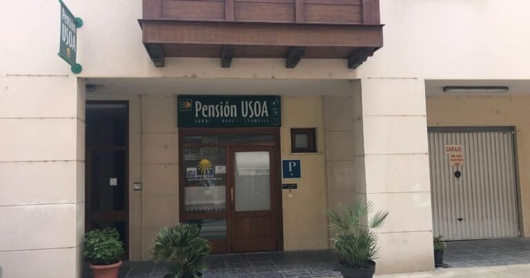 Pension USOA Zubiri Camino de Santiago Frances 768x403