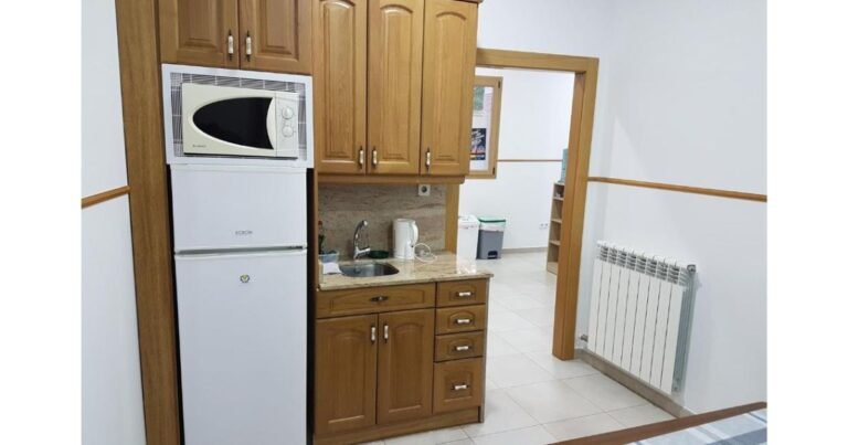 Albergue Albas Logrono Camino de Santiago Frances 12 768x403