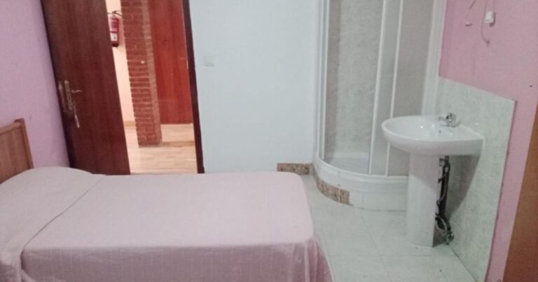 Albergue Bar Villamayor del Rio Camino de Santiago Frances 8 768x403