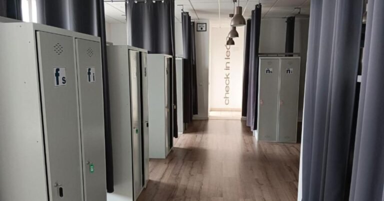 Albergue Check in Leon Camino de Santiago Frances 12 768x403