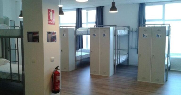 Albergue Check in Leon Camino de Santiago Frances 8 768x403