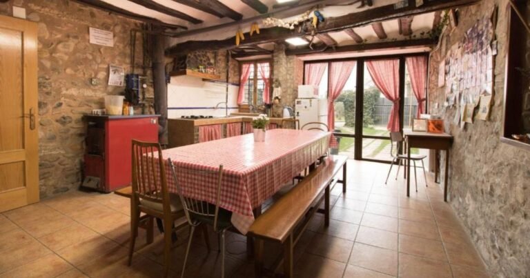 Albergue Cuatro Cantones Belorado Camino de Santiago Frances 6 768x403