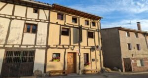 Albergue El Pajar de Ages Camino de Santiago Frances 300x158