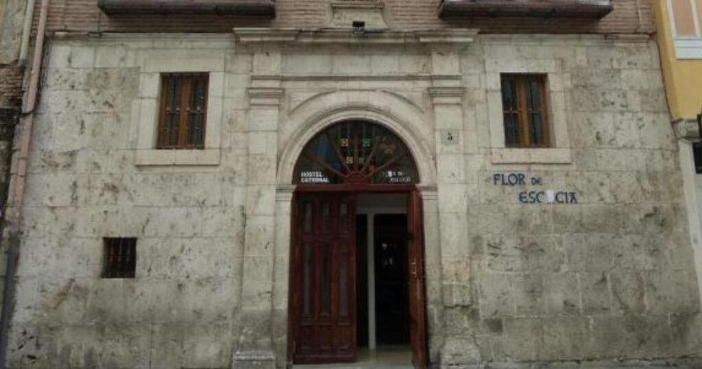 Albergue Hostel Catedral Burgos Camino de Santiago Frances 1024x538
