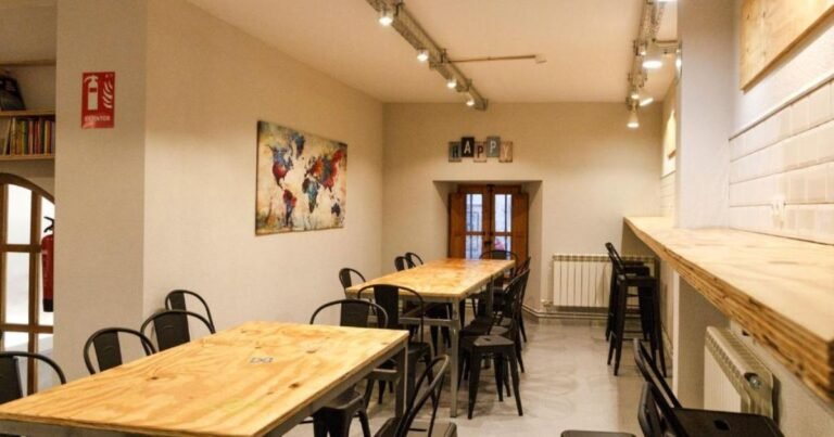 Albergue Hostel Catedral Burgos Camino de Santiago Frances 10 768x403