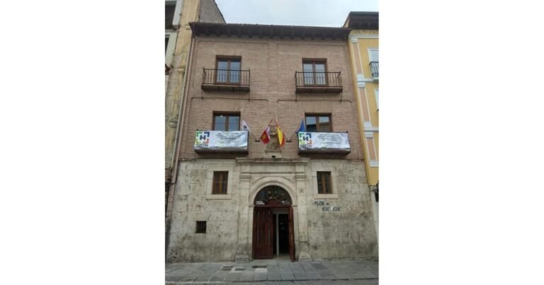 Albergue Hostel Catedral Burgos Camino de Santiago Frances 2 768x403